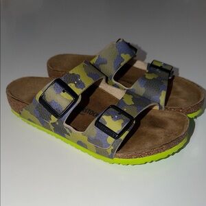 Birkenstock Youth size 2.5 EU 34 Arizona Desert Soil Camo Lime Sandals
